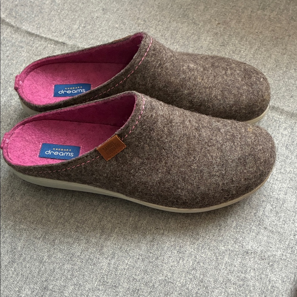 Dreams Women's Brown and Pink Mules